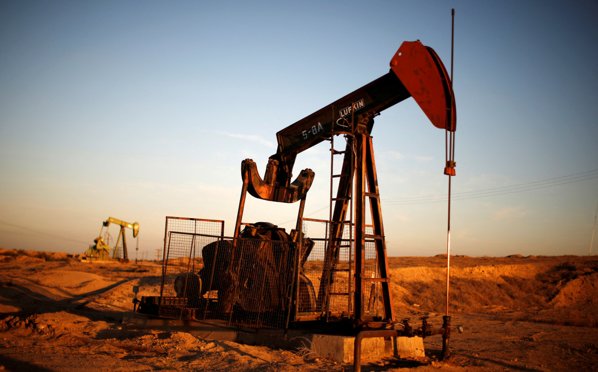 Una bomba de petróleo cerca de Bakersfield, estado de California, Estados Unidos, el 14 de octubre de 2014. Foto: (Reuters)