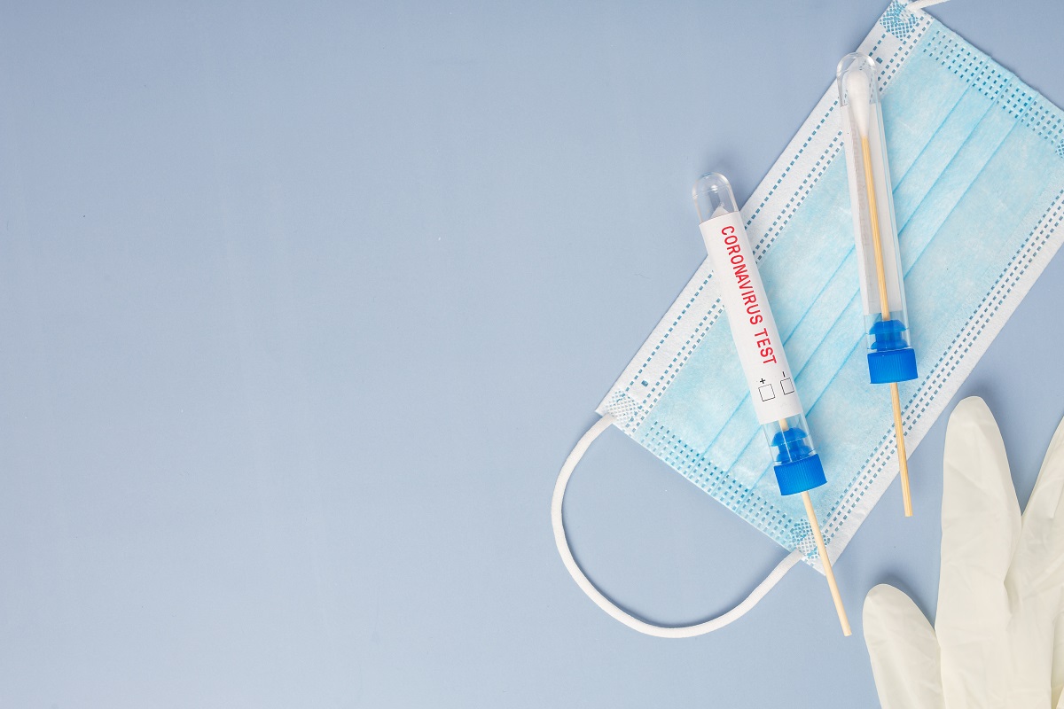 Con los cuidados necesarios, se puede evitar que el covid-19 se propague en la familia. (freepik.es)