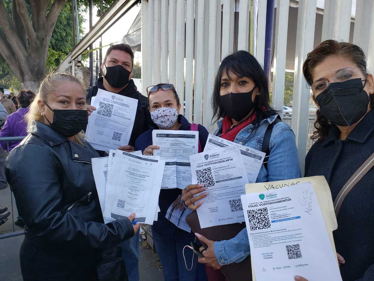Docentes afectados por error en el registro. (Diana Barajas)