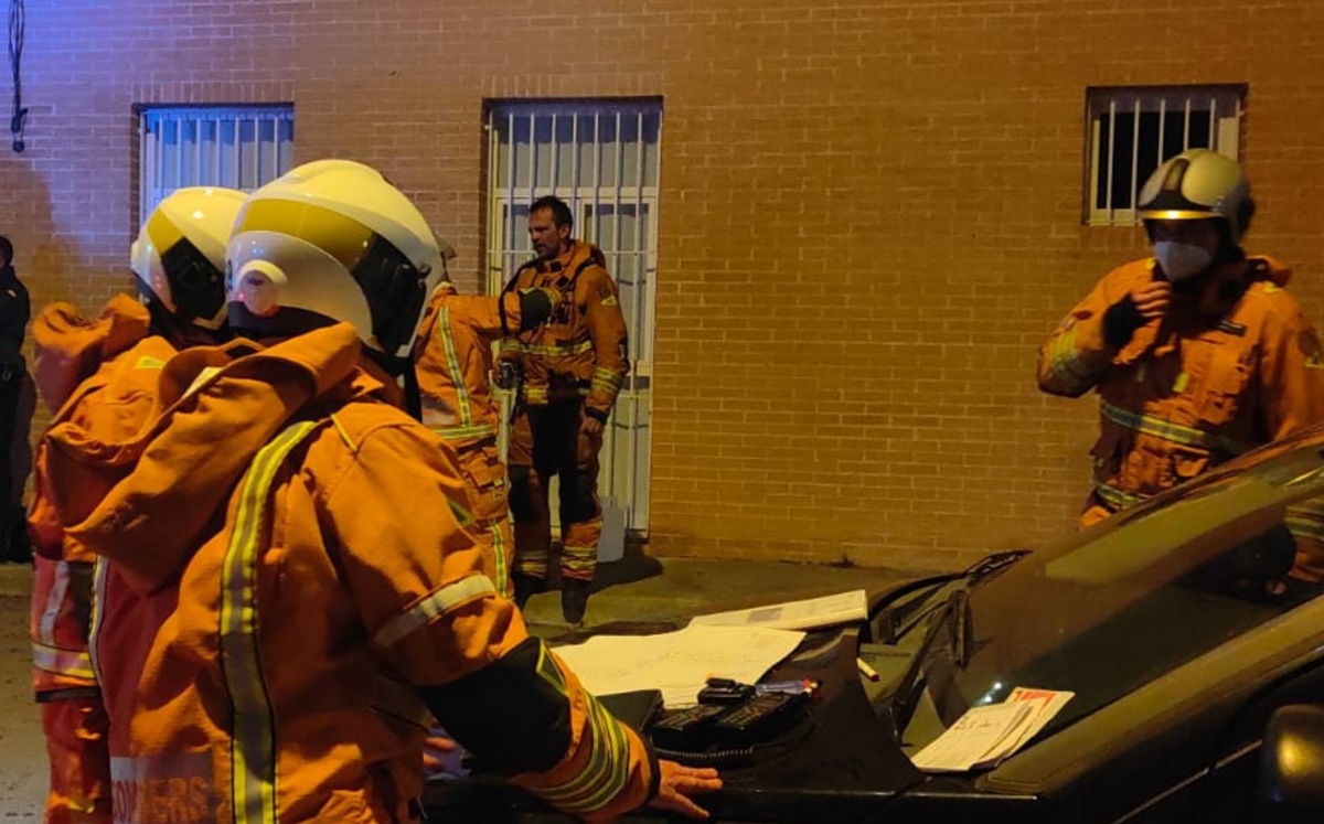 El incendio fue controlado alrededor de la 1:20 de la madrugada (Twitter: BombersValencia)