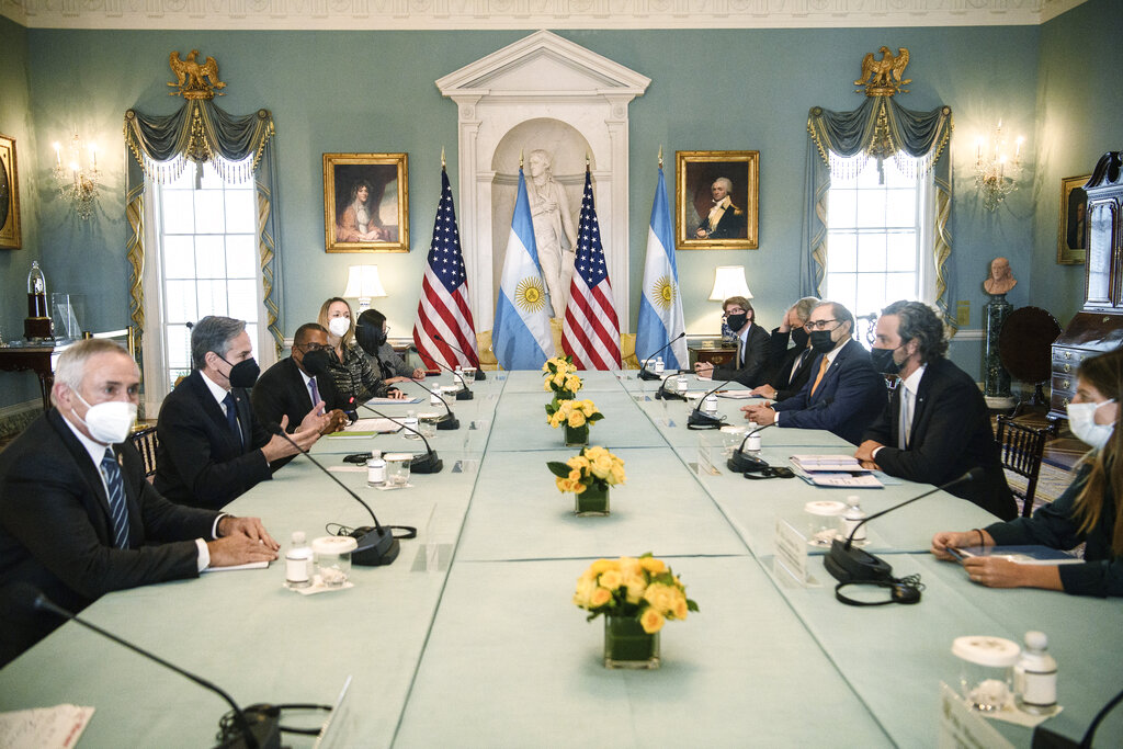 La reunión entre Antony Blinken y Santiago Cafiero en Washington D.C. (AP)