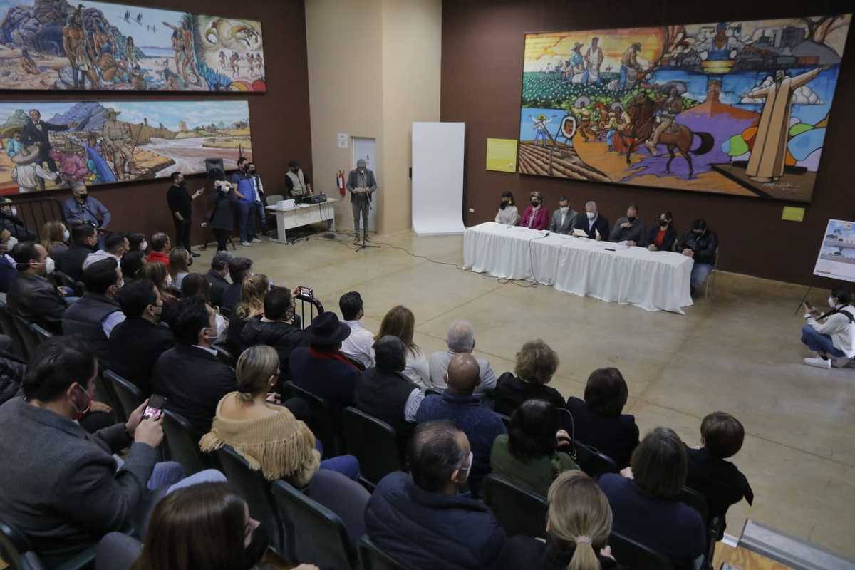 Román Cepeda dijo que se trabaja en cada biblioteca, recinto y museo. (Manuel Guadarrama)