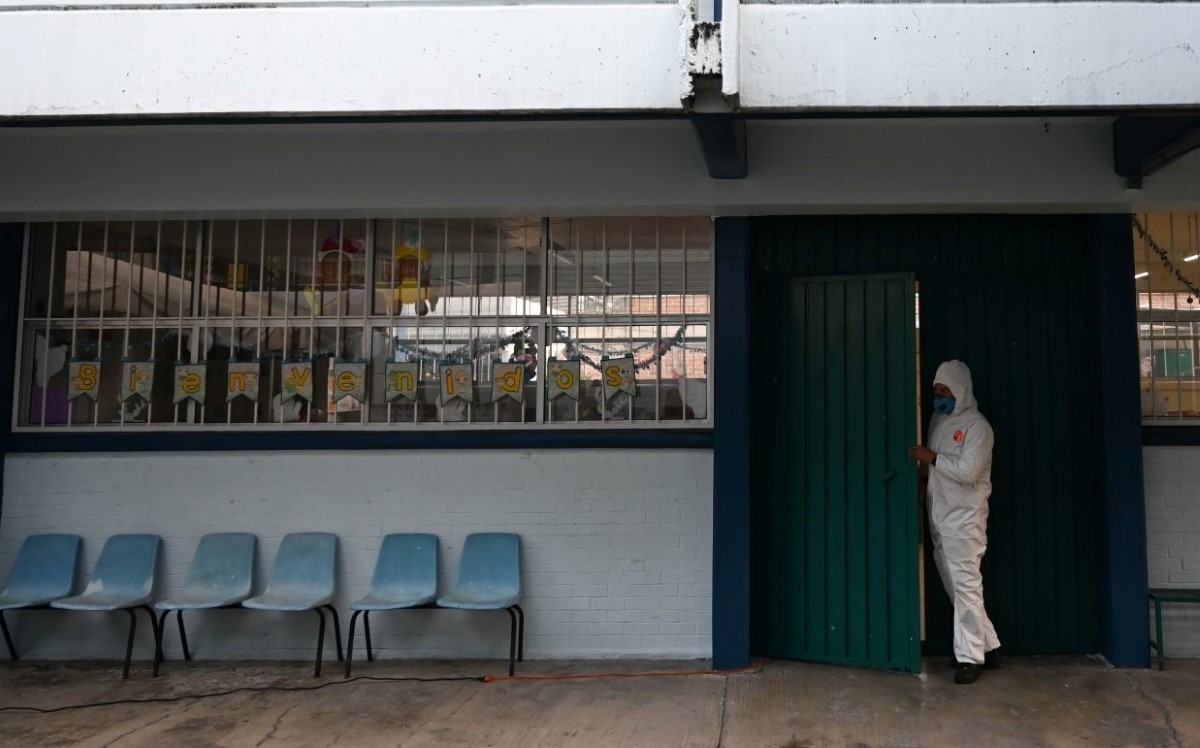 AMLO indicó que 81 escuelas suspendieron labores por casos de covid-19. | Cuartoscuro