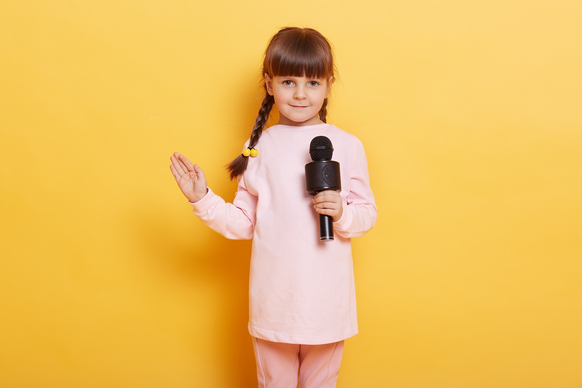 Con estas canciones, tanto niños como adultos cantarán sin parar. (freepik.es)