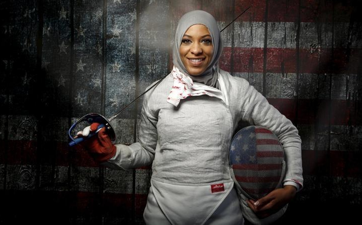 Ibtihaj Muhammad, primera estadunidense en competir con hiyab (Reuters)