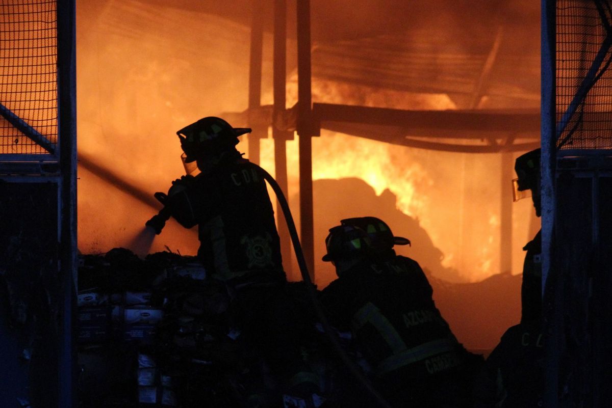 El incendio sucedió en Central Sur y calzada Coltongo. (Cuartoscuro)