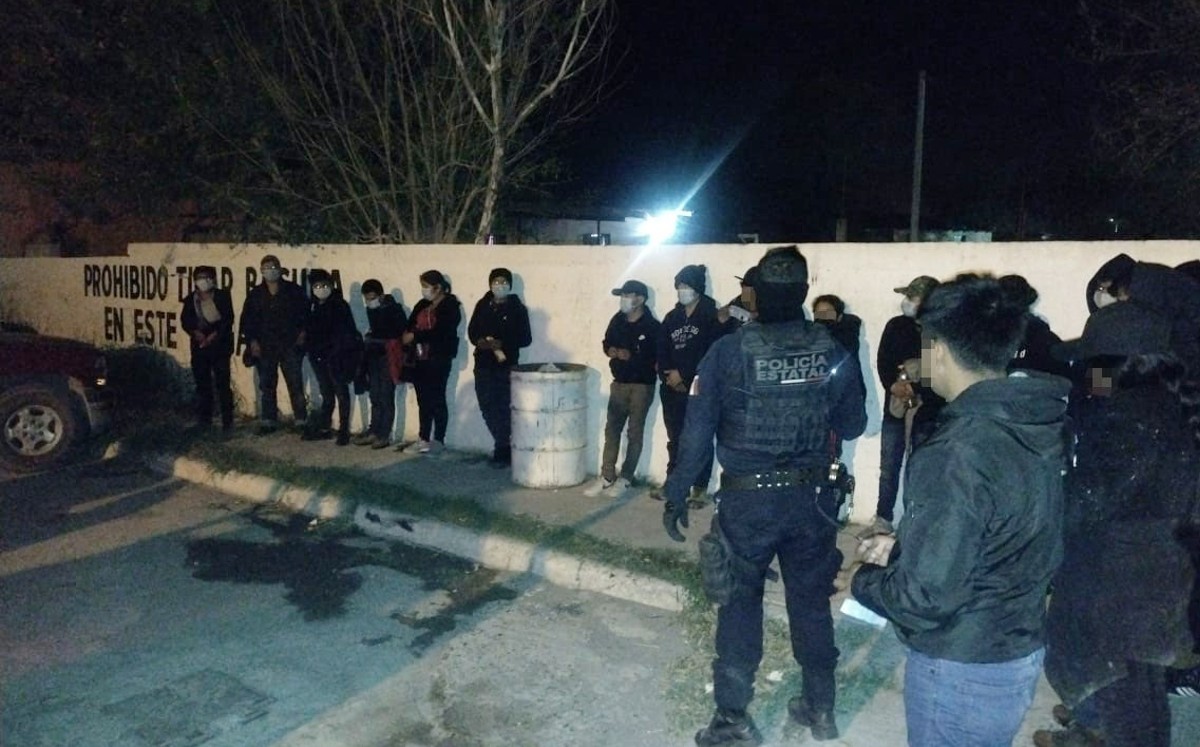 Migrantes descubiertos en Díaz Ordaz.