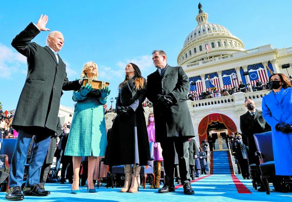 El 20 de enero de 2021 juró en el Capitolio como presidente número 46. AP