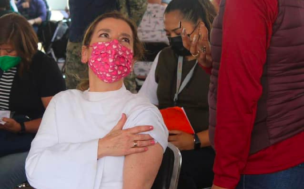 La escritora agradeció al personal que la vacunó en Ciudad Universitaria, así como al gobierno. | @BGutierrezMuller