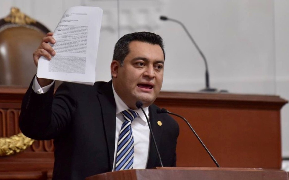 PAN en Congreso de CdMx celebra orden de juez