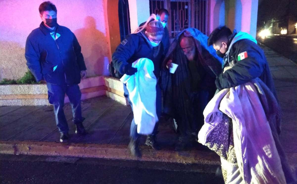 Personas sin hogar son atendidas en Matamoros, Tamaulipas, por paso del Frente Frío 23.