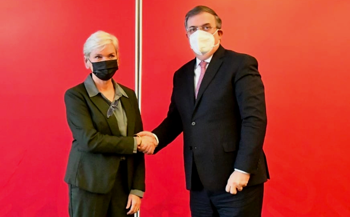 La secretaria de Energía estadunidense junto al canciller Marcelo Ebrard. | Espcial