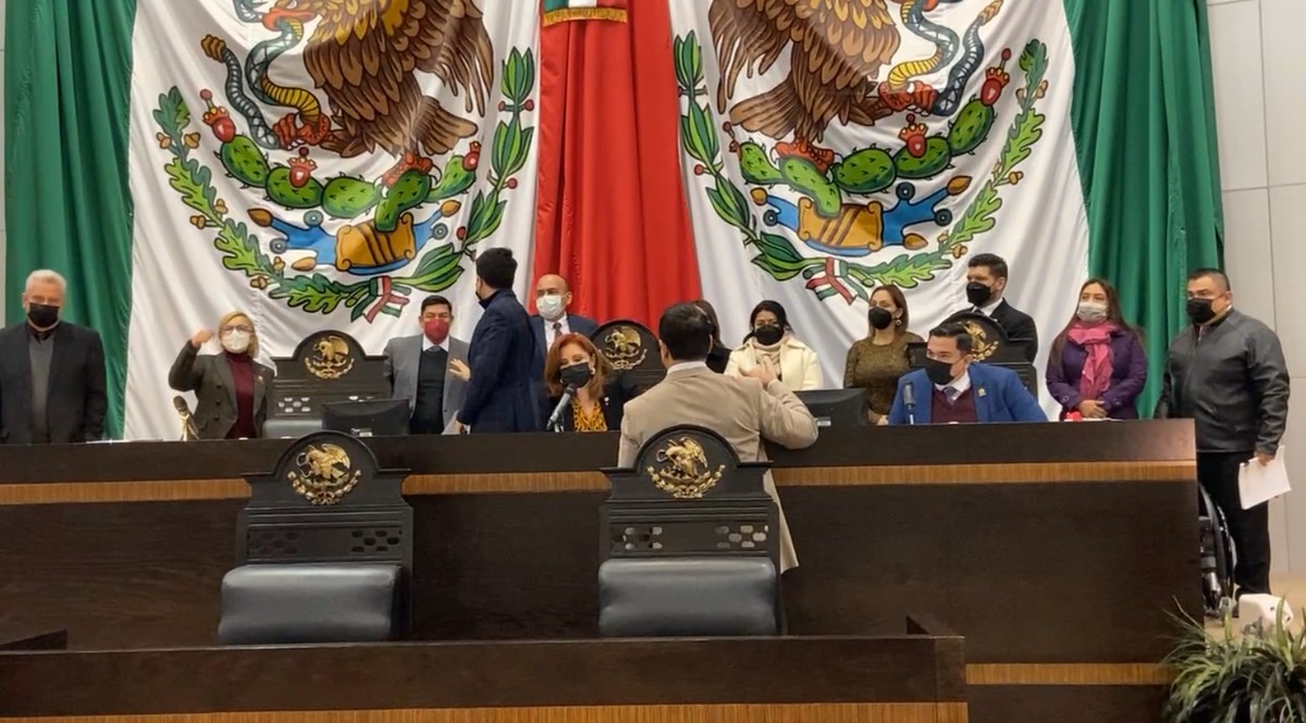 Bancada de Morena toma tribuna del Congreso de Tamaulipas 21 enero 2022