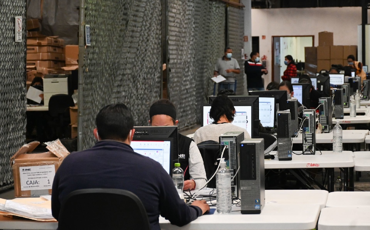 Los consejeros determinaron que se termine el análisis y conteo de todas las firmas. | Cuartoscuro