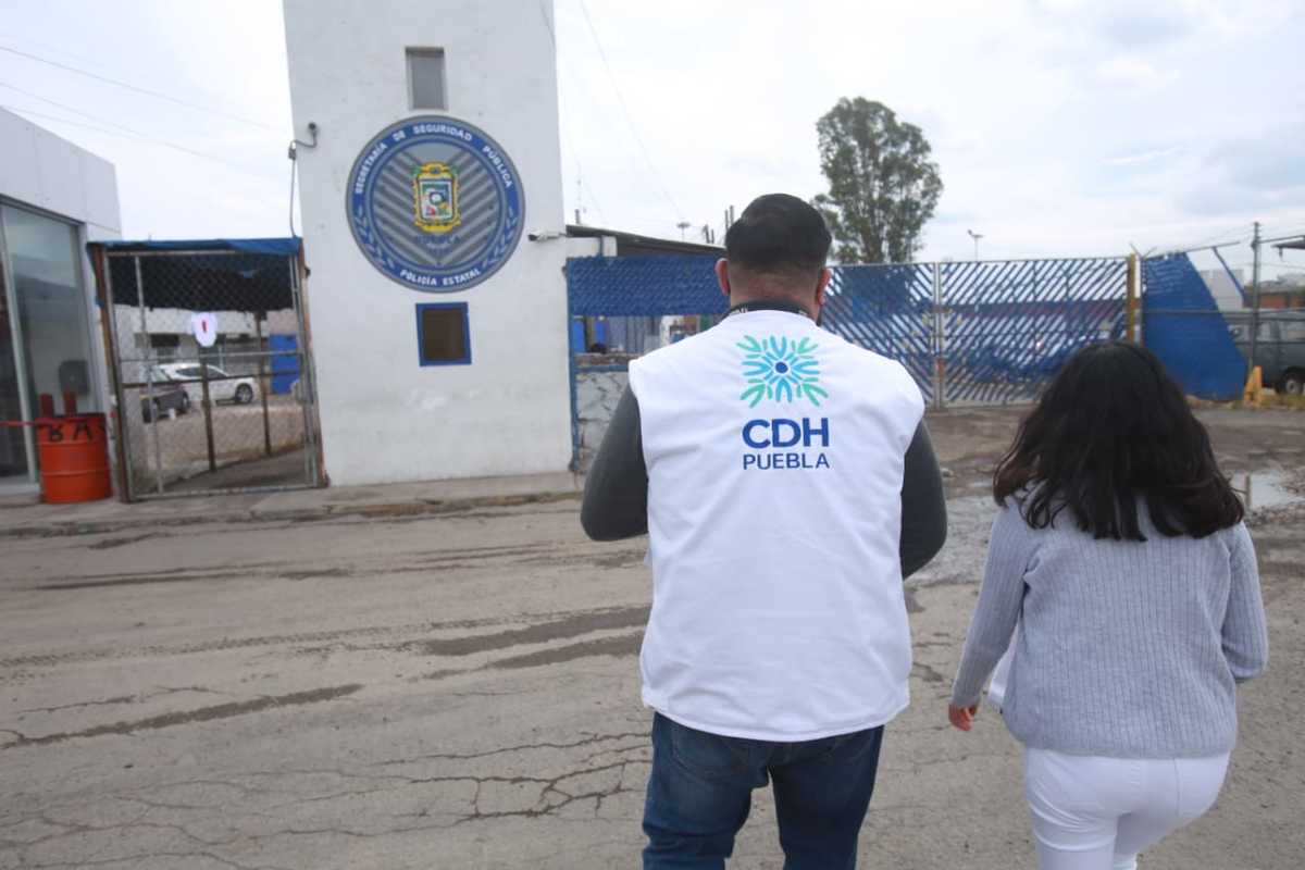 Entrada al penal del visitador de la Comisión Derechos Humanos Puebla. (Juan Carlos Bautista)