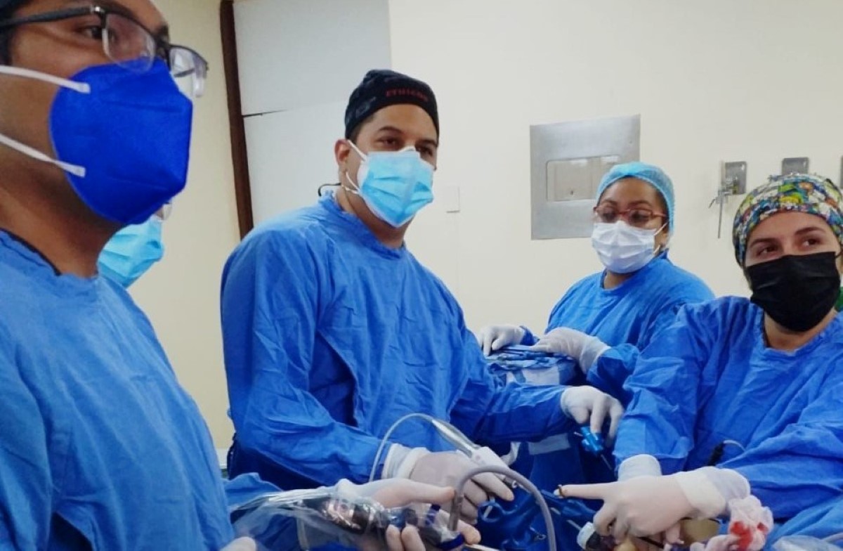 El IMSS realizó la primera gastrectomía oncológica a paciente covid. | Especial