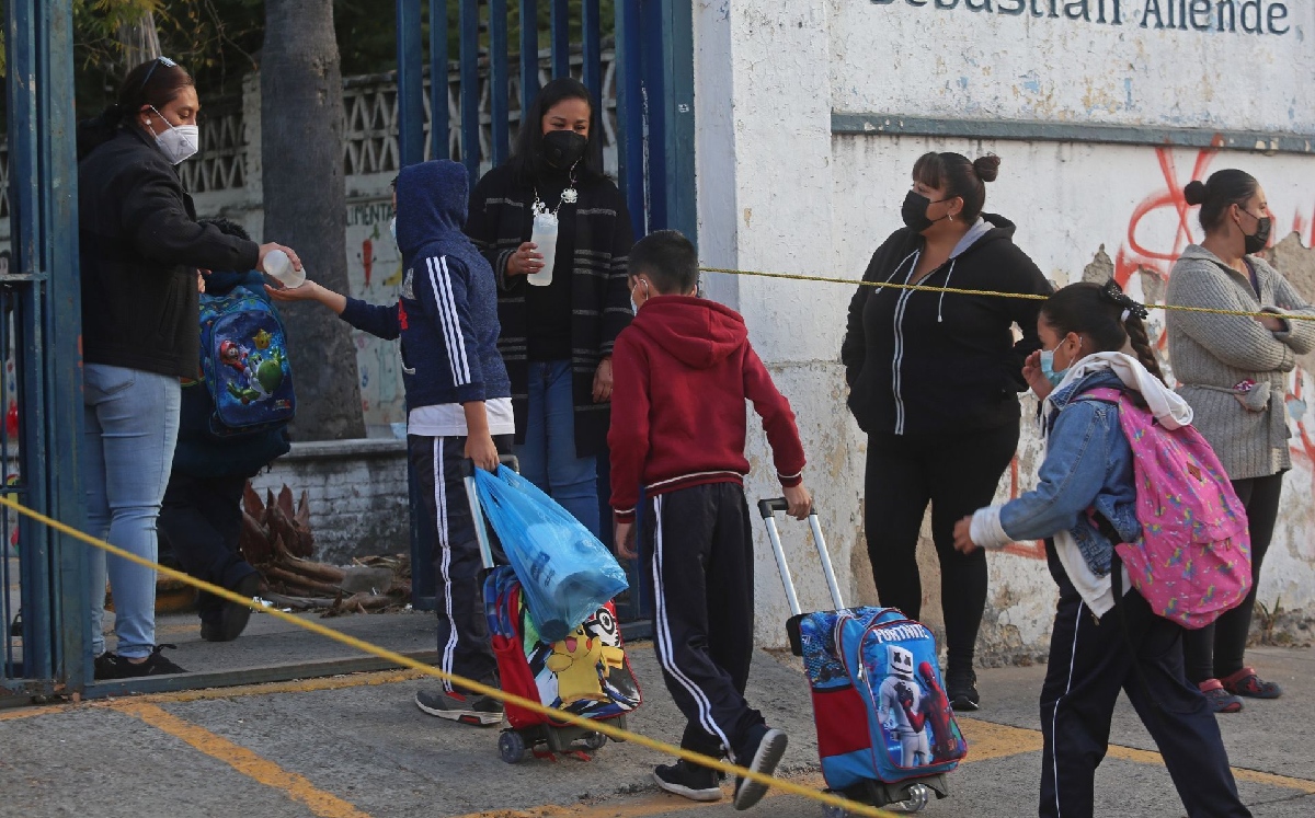 Para el regreso a clases presenciales se han implementado filtros sanitarios. | Cuartoscuro