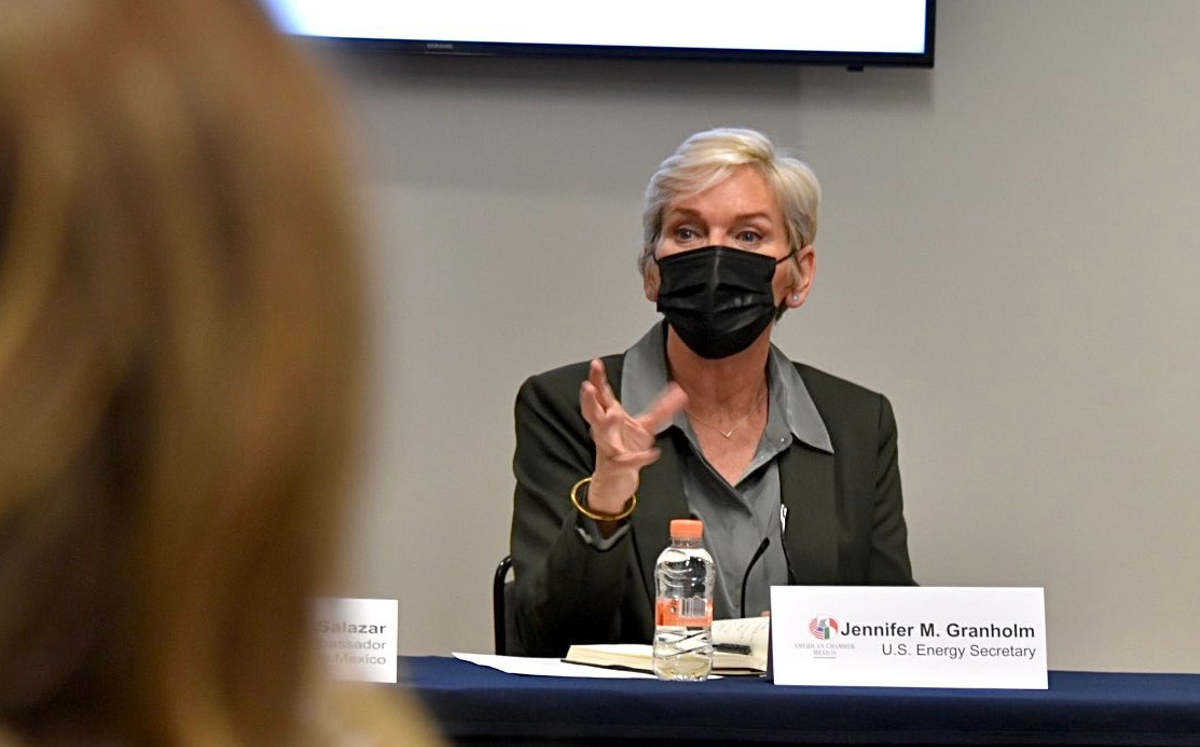 La secretaria durante un panel sobre los retos y las oportunidades energéticas. | @SecGranholm