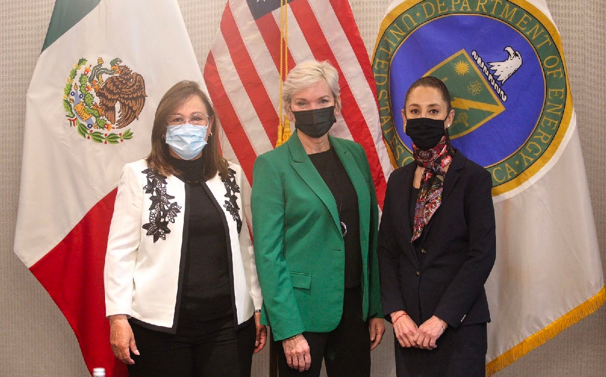 Las secretarias de Energía de México y Estados Unidos junto a la jefa de Gobierno capitalina. | Especial