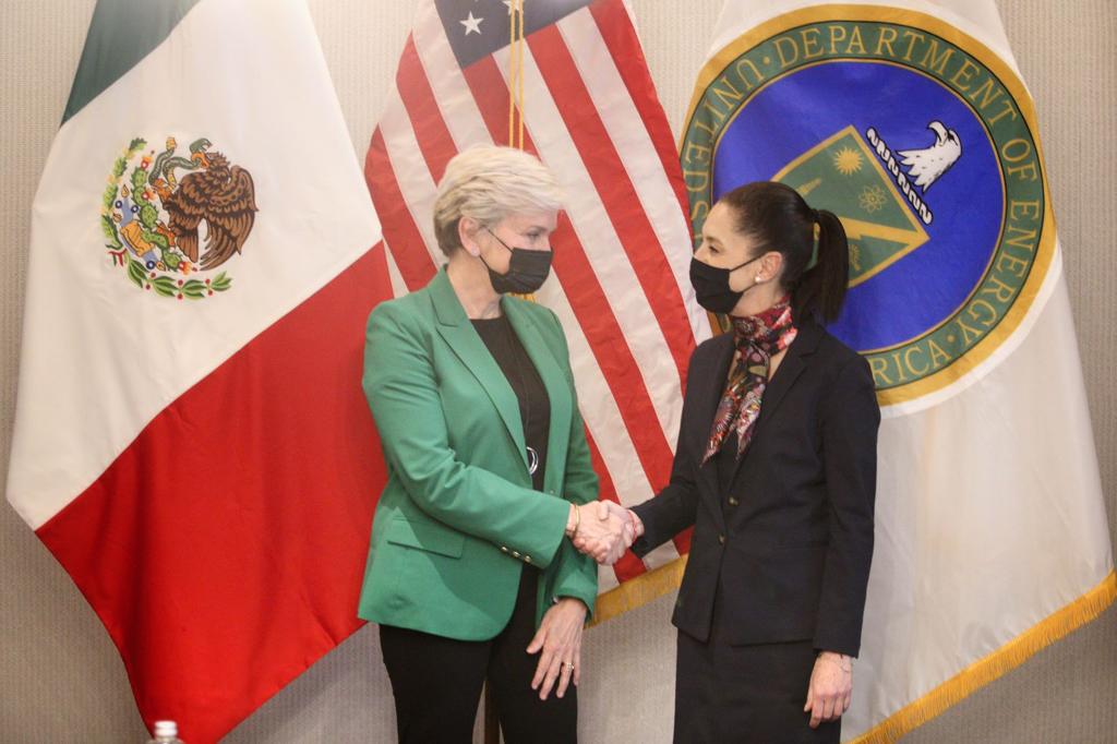 Sheinbaum participa en mesa de trabajo sobre mujeres en el sector energético