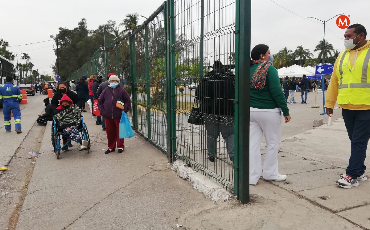 Vacuna covid de refuerzo para adultos mayores de Tampico. (Leticia Gutiérrez)