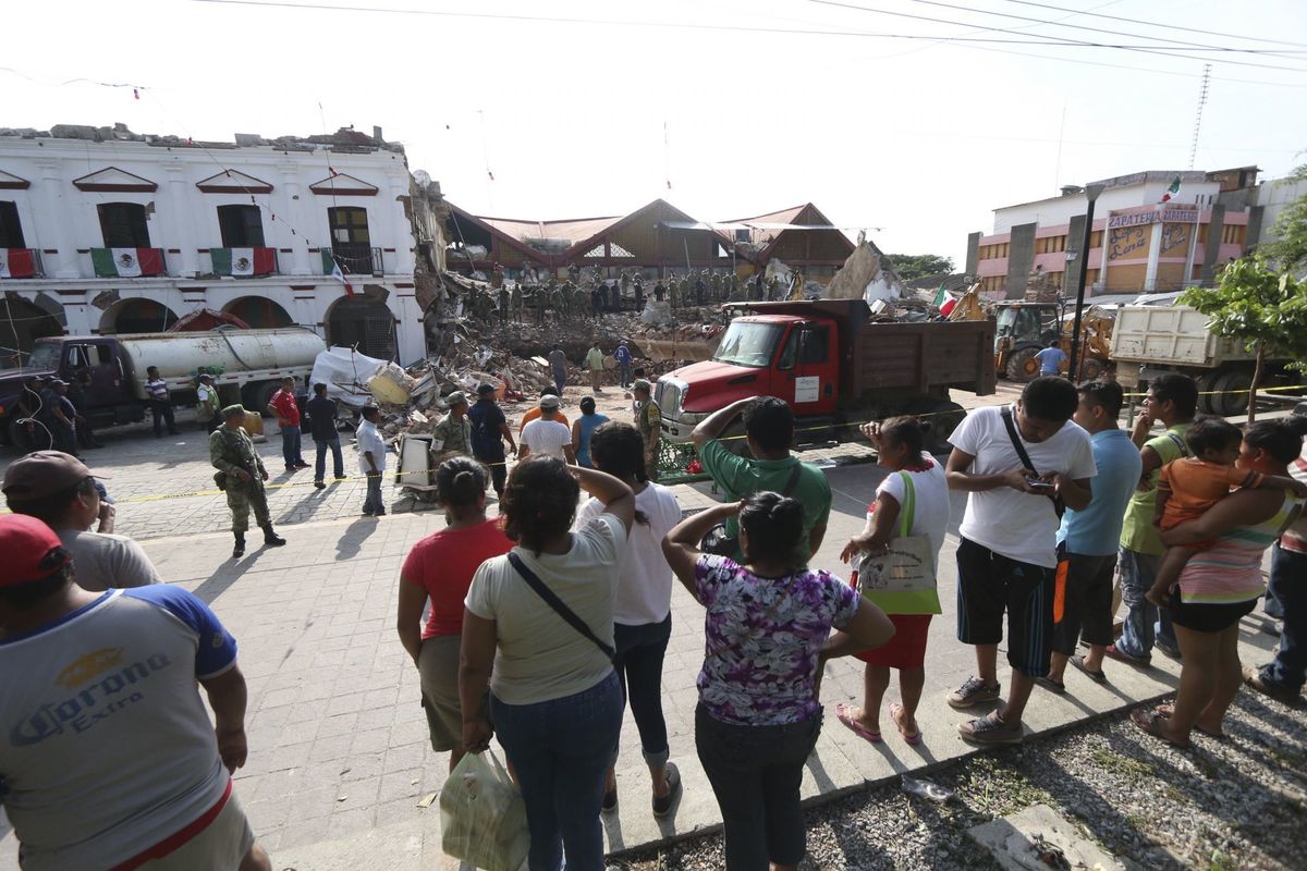 El palacio municipal de Juchitán, Oaxaca, se derrumbó tras el sismo de 2017. (Caurtoscuro)