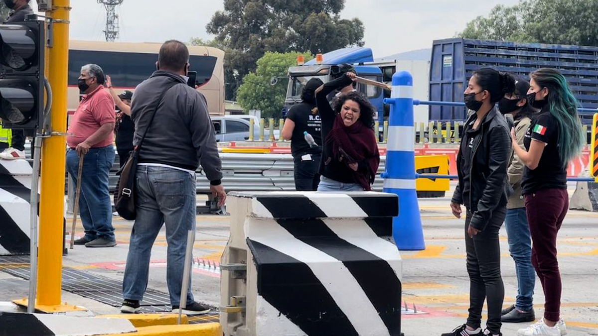 Vandalizan sistema poncha-llantas de caseta Las Américas en Circuito Exterior Mexiquense