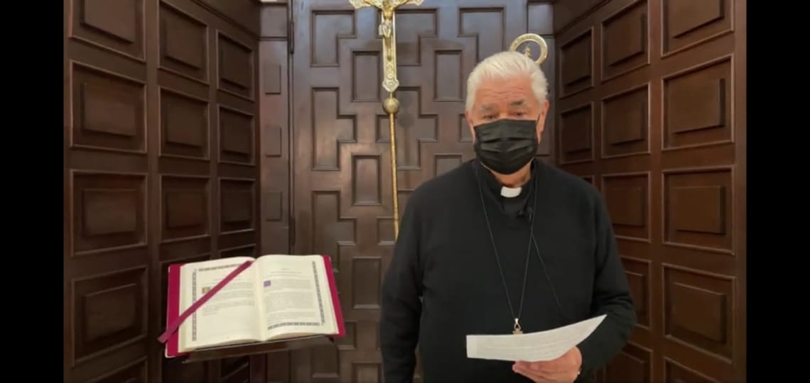 El arzobispo en su tradicional mensaje dominical transmitido por las redes sociales. Foto: Especial