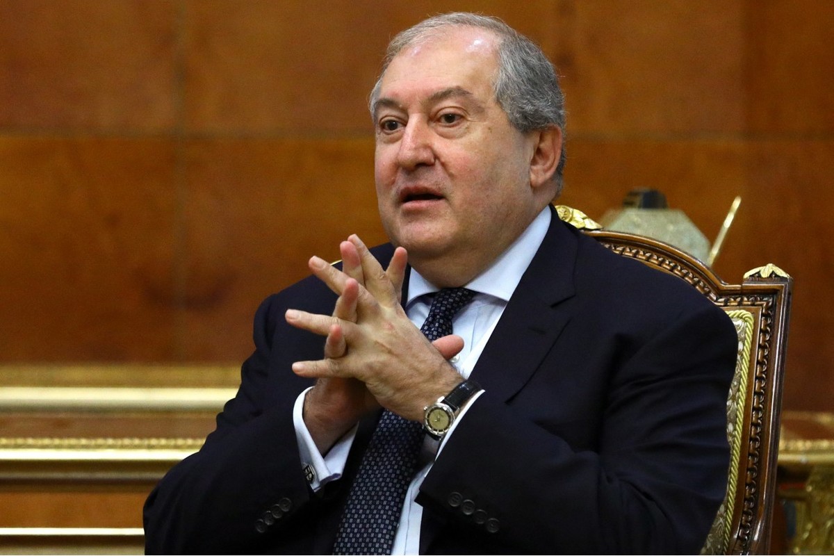 Dimite el presidente de Armenia, citando "tiempos difíciles" en el país  AFP