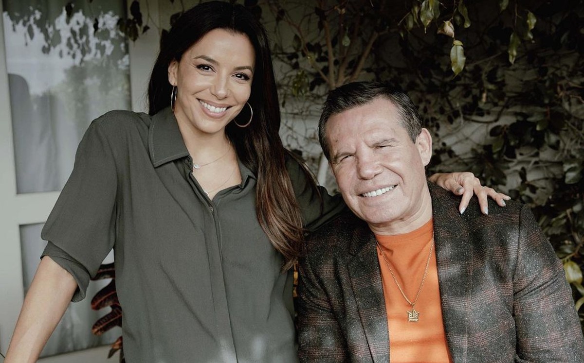 Eva Longoria junto a Julio César Chávez (Instagram).