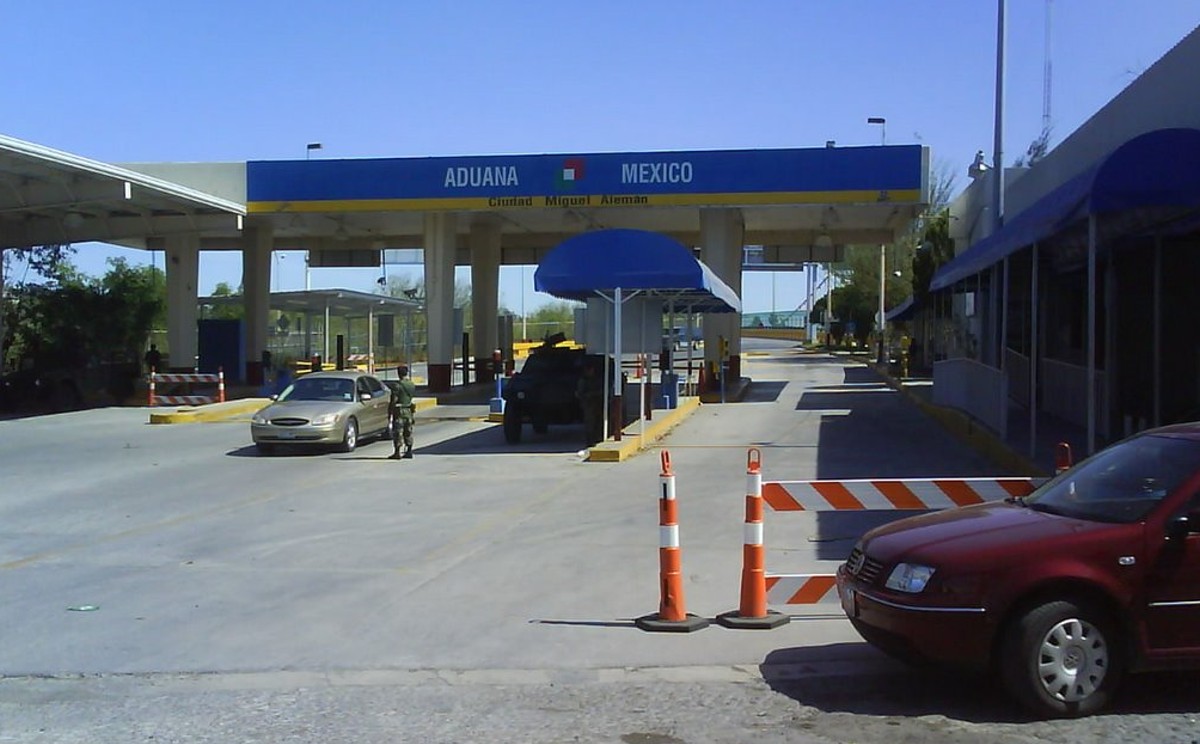 Aduana de Miguel Alemán, Tamaulipas.