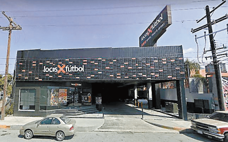El restaurante Locos x el Futbol estaba ubicado sobre la avenida Revolución, en la colonia Jardines del Contry. Especial
