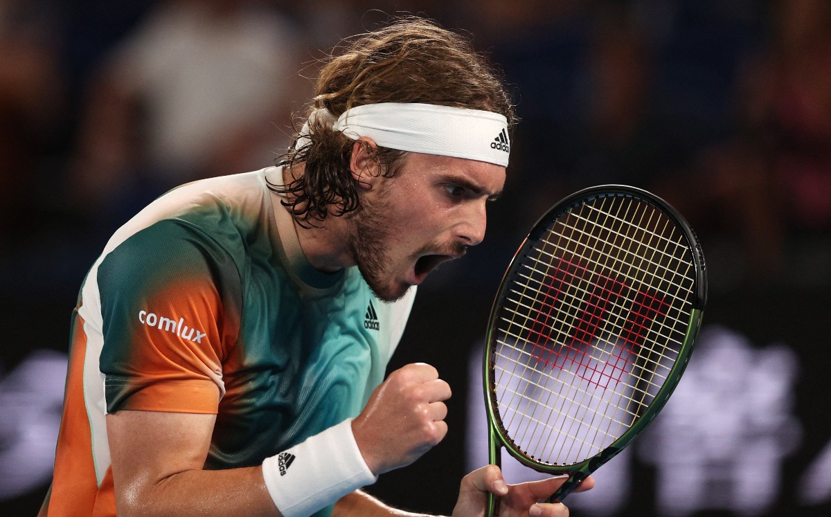 Stefanos Tsitsipas avanzó a los cuartos de final del Abierto de Australia (Reuters)