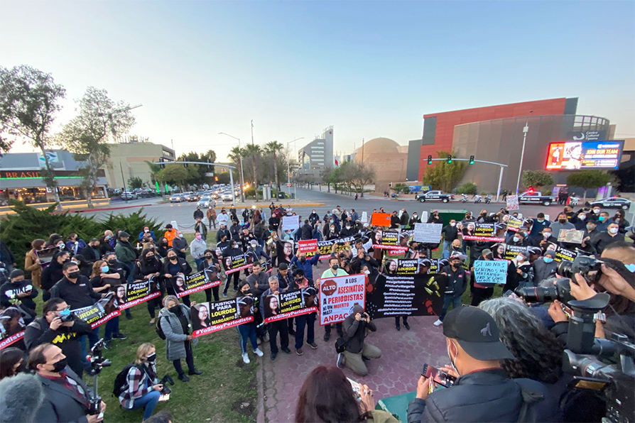 BCS. La protesta fue convocada a nivel nacional y se denominó "Periodismo en riesgo" |Especial