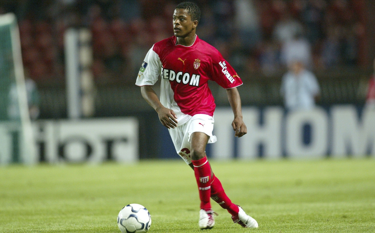 Evra y el pedazo de pollo que lo ayudó a llegar al Manchester United (AS Mónaco)