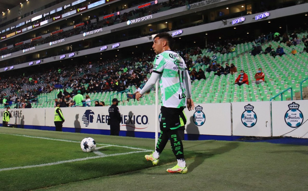 Fernando Gorriarán, volante de Santos Laguna. (Rolando Riestra)