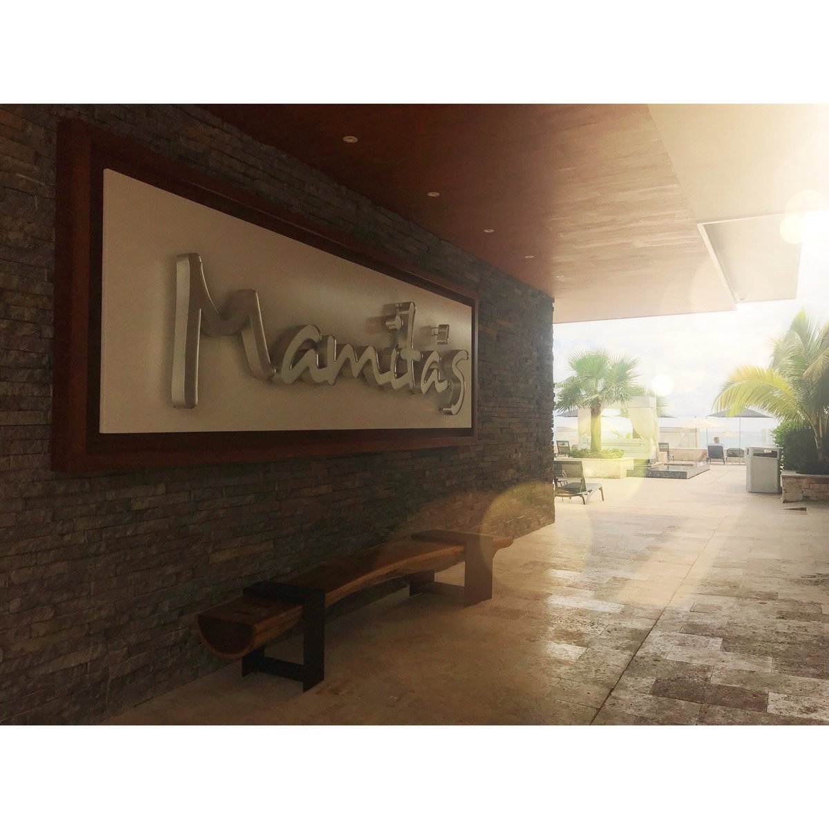 Instalaciones del club de playa. (Tomada de @MamitasBeach)