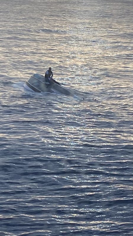 Los migrantes habían partido desde Bahamas con destino hacia Estados Unidos. (Twitter: USCGSoutheast)