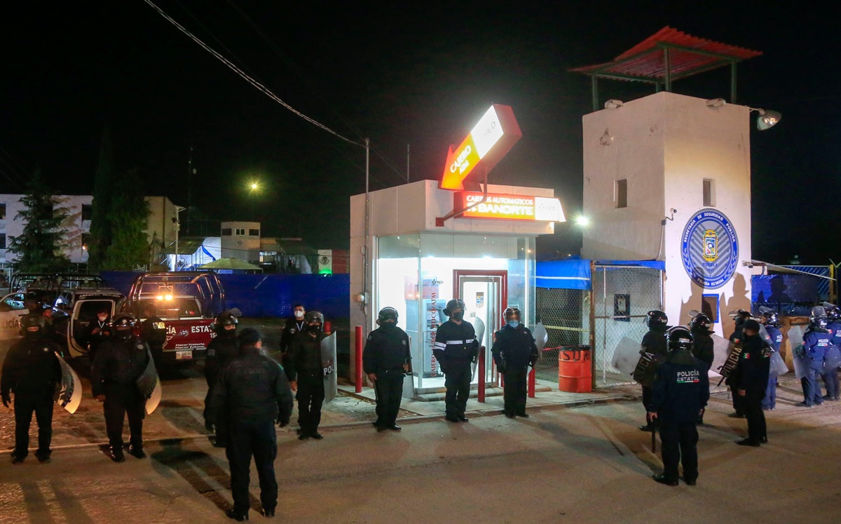 Penal de San Miguel es resguardado por policía estatal | Andrés Lobato