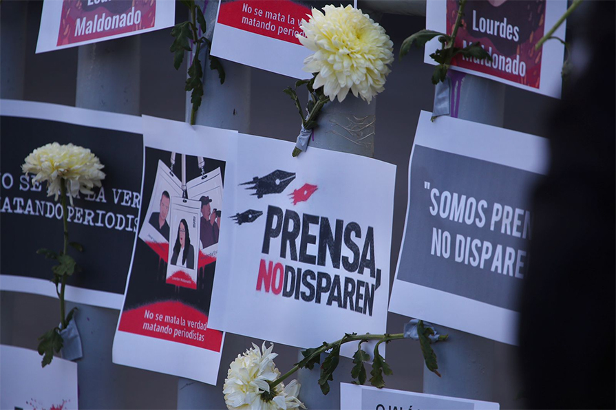 Al menos 300 periodistas, organizaciones y sociedad civil convocaron a la movilización por la noche. | Ariel Ojeda