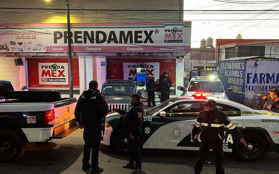 Policía de CdMx choca contra negocio y mata a su compañero tras atropellarlo