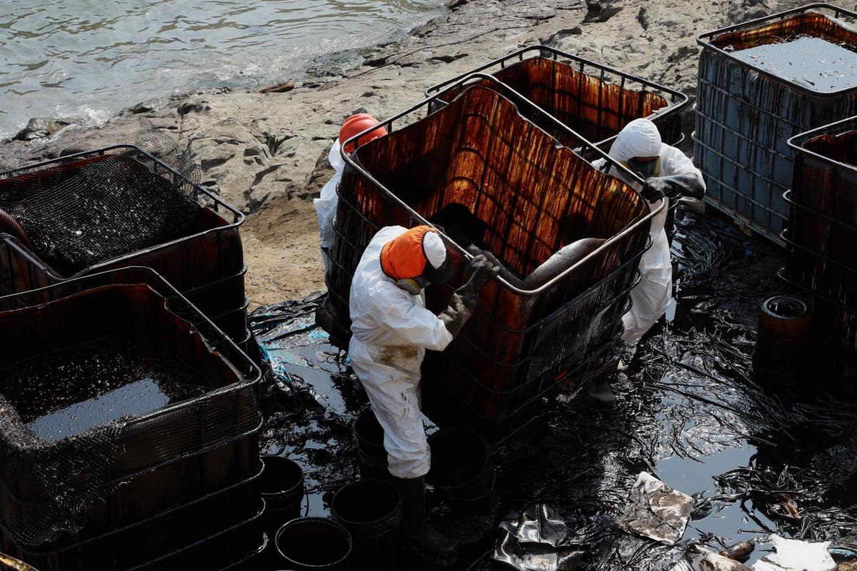 La compañía Repsol negó un segundo derrame de crudo (EFE)