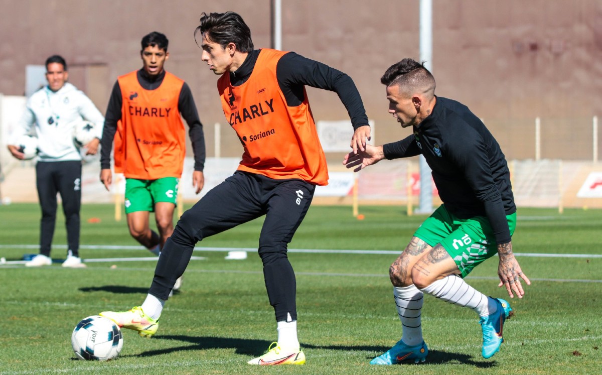 El conjunto albiverde trabajó en las instalaciones del Territorio Santos Modelo. (@ClubSantos)