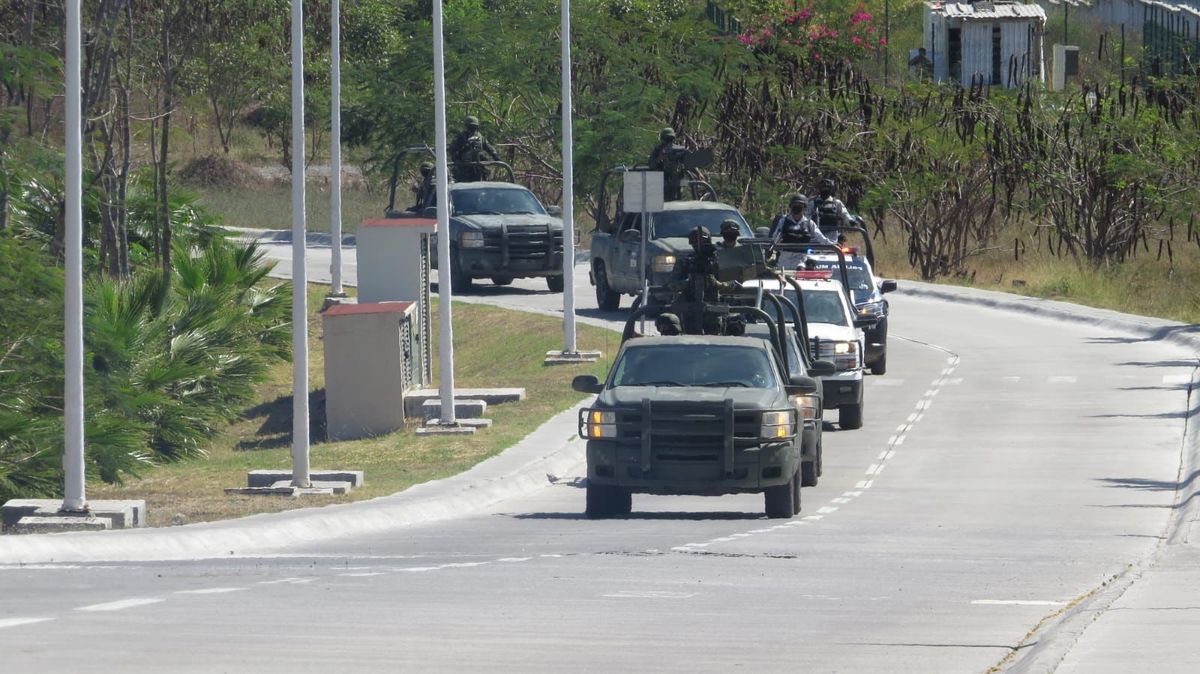 Diferentes autoridades participan en el operativo. (Arnoldo Delgadillo)