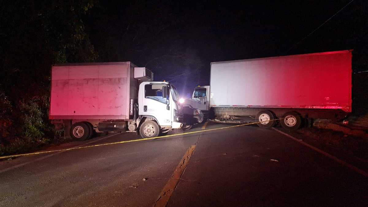 Integrantes de la UPOEG cerraron una carretera. (Rogelio Agustín)
