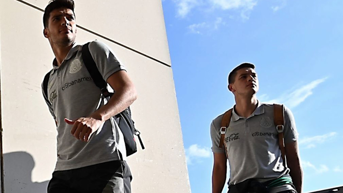 Raúl Jiménez y César Montes no viajan con el Tri a Jamaica