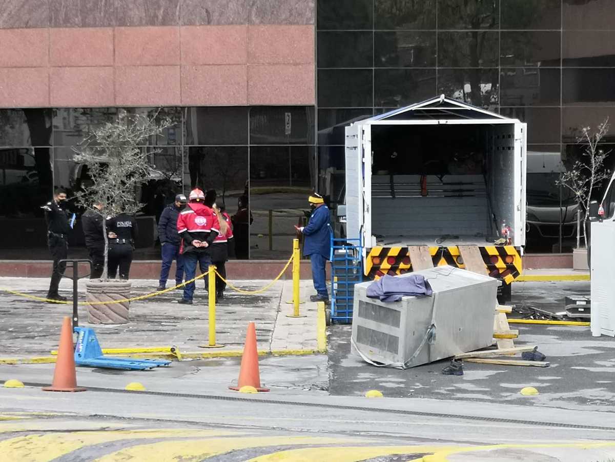 El refrigerador cayó sobre el menor, causándole una fractura expuesta. Foto: Erik Solheim Rocha