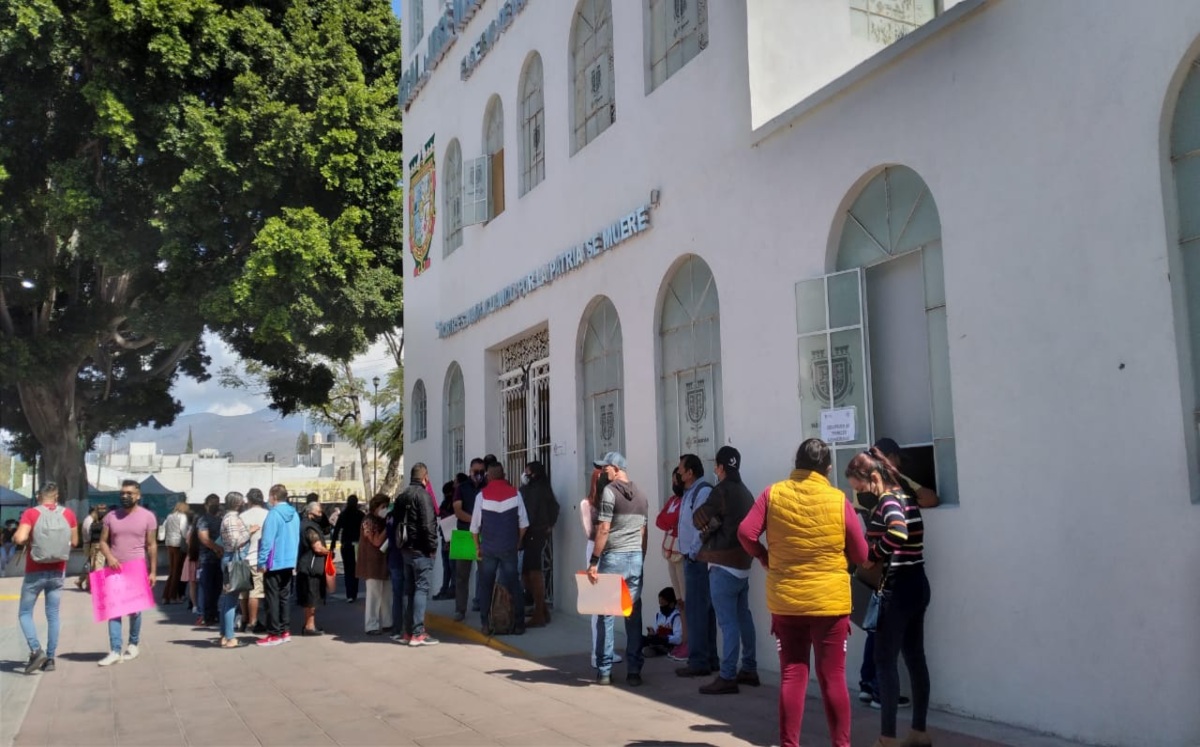 Solicitan dueños de bares y restaurantes de Tehuacán apoyo para la renovación de licencia | Especial