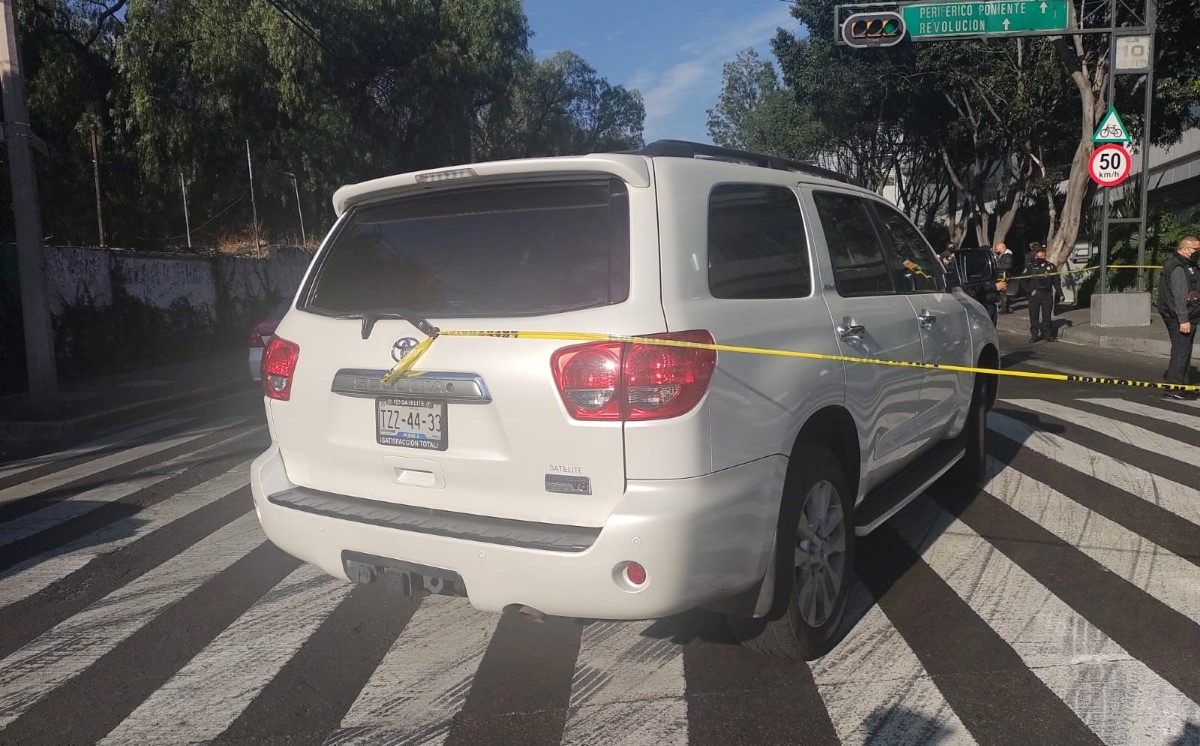 La camioneta con placas de Puebla atropelló a la mujer en Eje 10 Sur. | César Velázquez