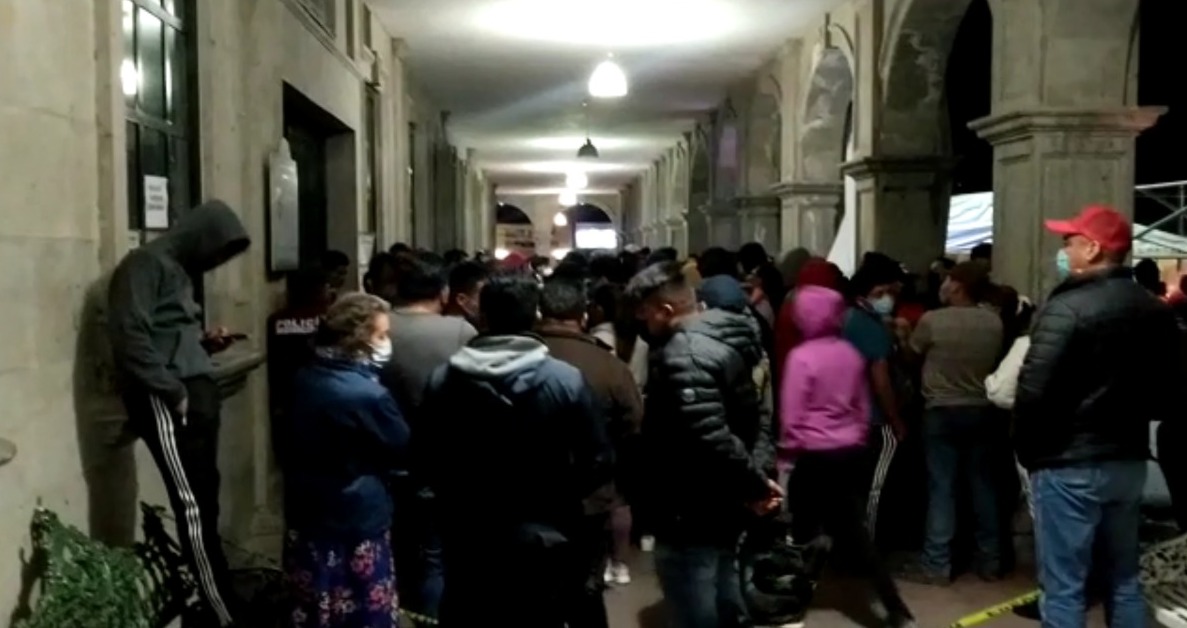 Pobladores de Actopan detienen a presuntos sospechosos de robo de vehículo (Cortesía)